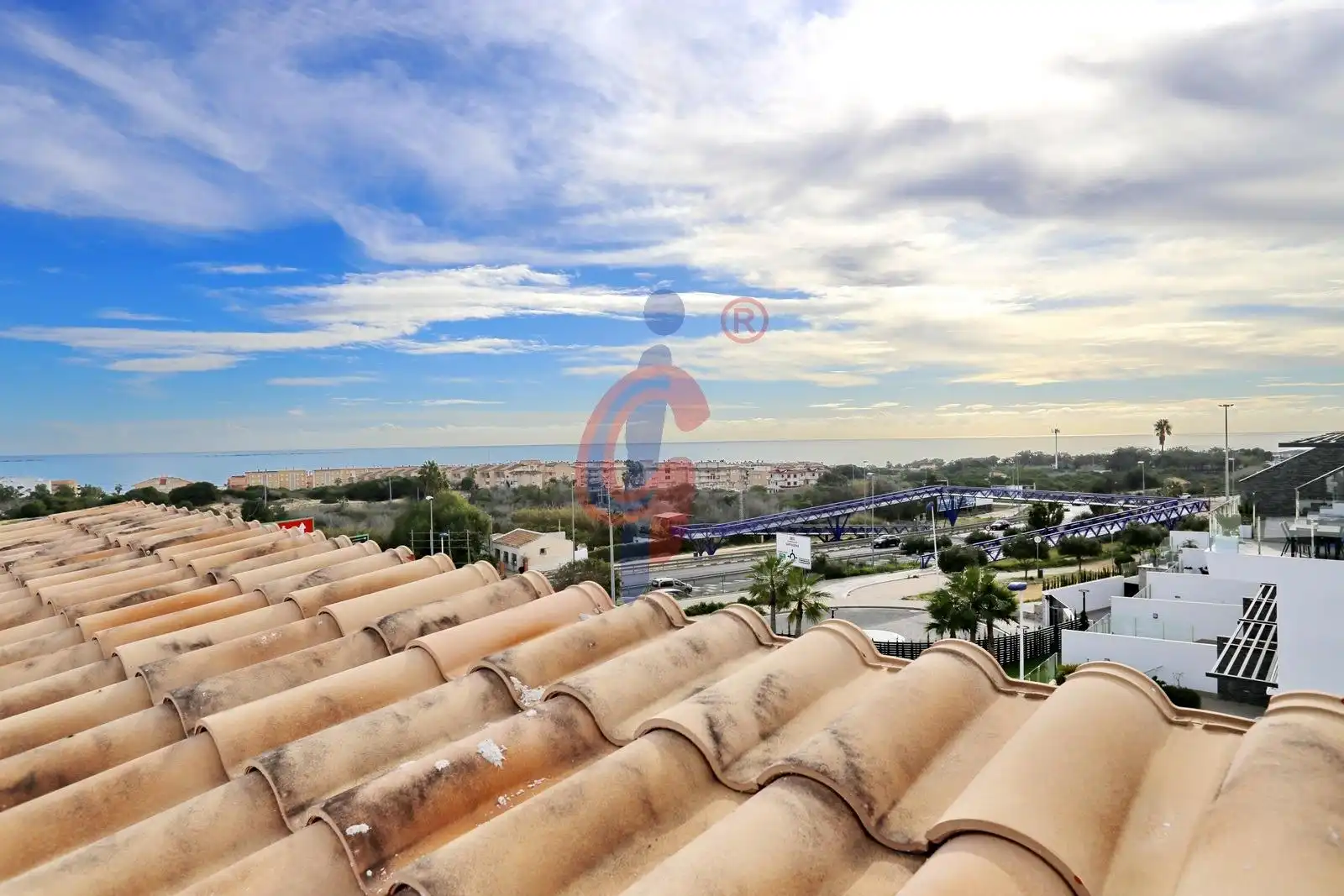 Vista exterior de Casa adosada en venda en Guardamar del Segura amb Aire condicionat, Calefacció i Terrassa