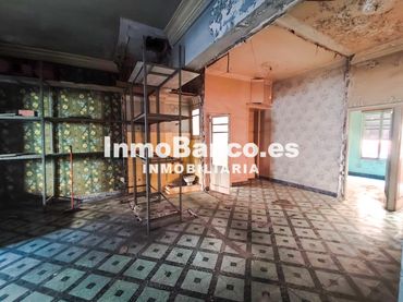 Casa bifamiliare in vendita a Carrer Ferrocarril d'Alcoi 82