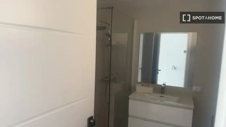 Badezimmer von Wohnung zur untervermieten in Mogán mit Klimaanlage, Terrasse und Möbliert