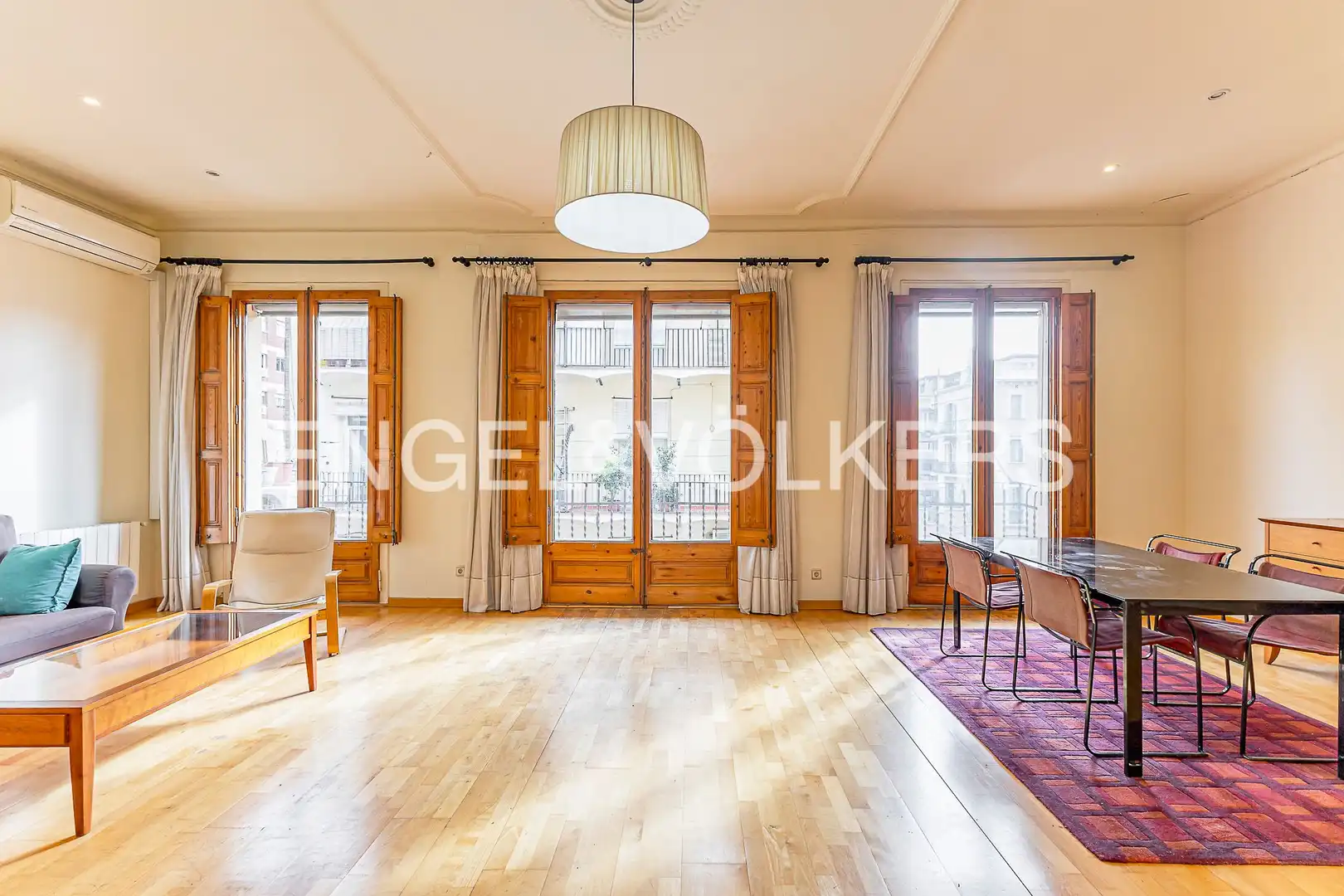 Exterior view of Flat for sale in Barcelona  with Air Conditioner, Heating and Parquet flooring