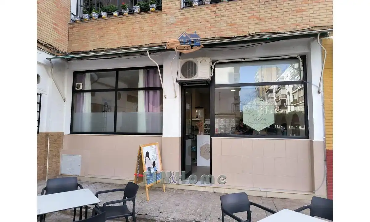 Local en traspaso en Sevilla con Aire acondicionado y Amueblado
