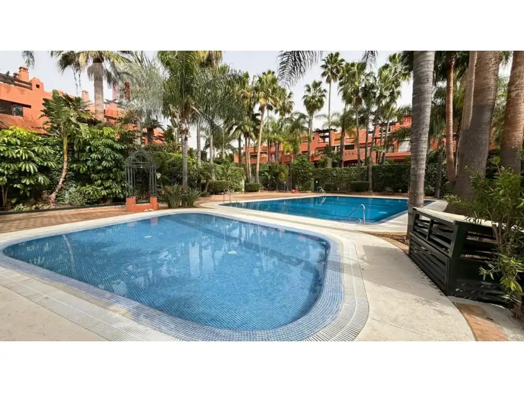 Casa adosada en venta en Lomas de Marbella Club