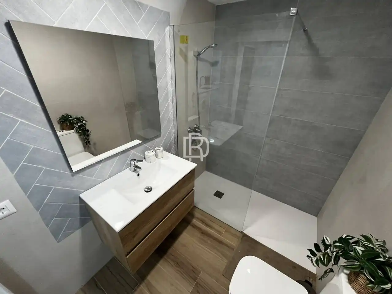Badezimmer von Wohnung zum Verkauf in Puerto de la Cruz mit Parkett und Möbliert