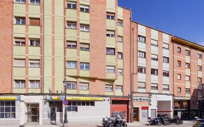 Vista exterior de Pis en venda en Oviedo  amb Calefacció