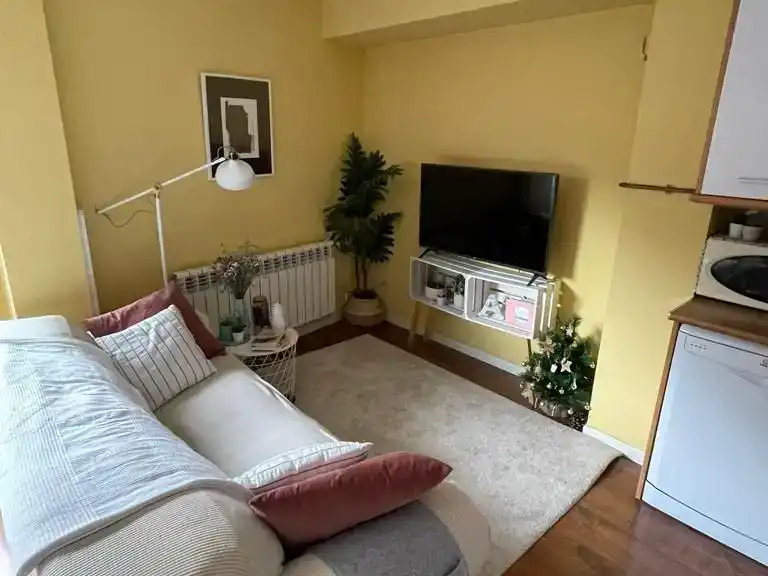 Sala d'estar de Estudi en venda en Majadahonda amb Aire condicionat i Balcó