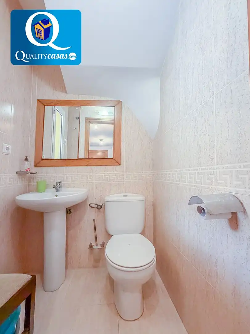 Baño de Casa adosada en venta en Mutxamel con Aire acondicionado, Terraza y Piscina comunitaria