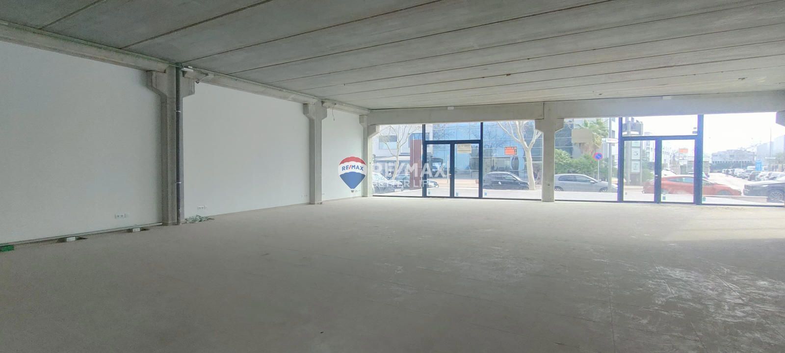 Industrial buildings to rent in Población de Arroyo