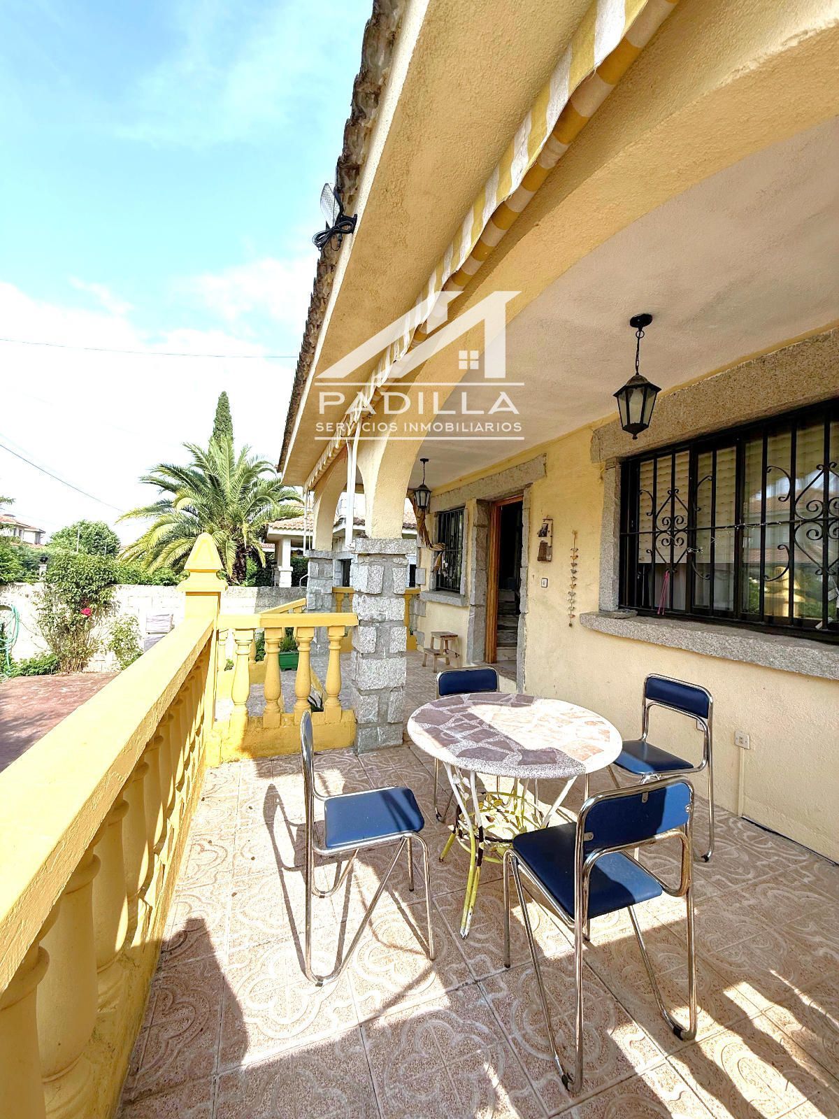 Vista exterior de Casa o xalet en venda en Camarena amb Aire condicionat, Calefacció i Piscina