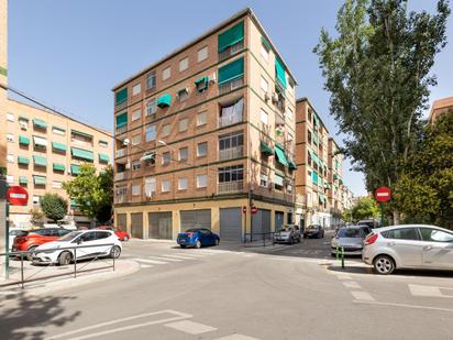 Exterior view of Flat for sale in  Granada Capital  with Terrace and Balcony