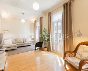 Sala d'estar de Apartament de lloguer en  Valencia Capital amb Aire condicionat, Calefacció i Moblat