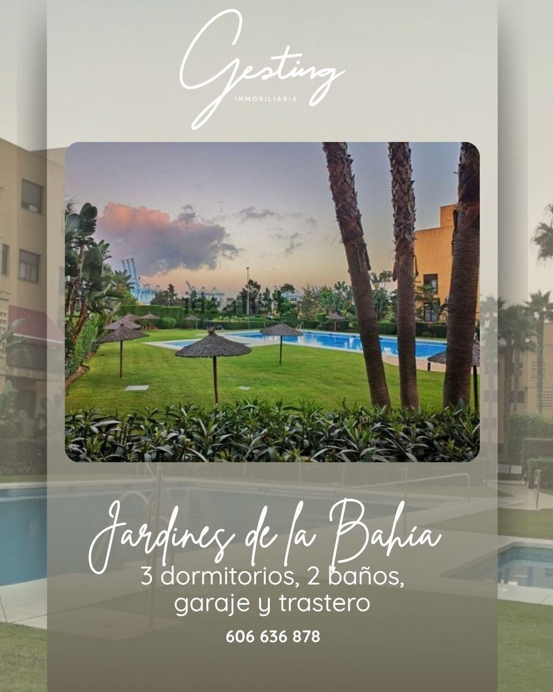 Swimming pool of Flat for sale in Algeciras  with Terrace and Community pool