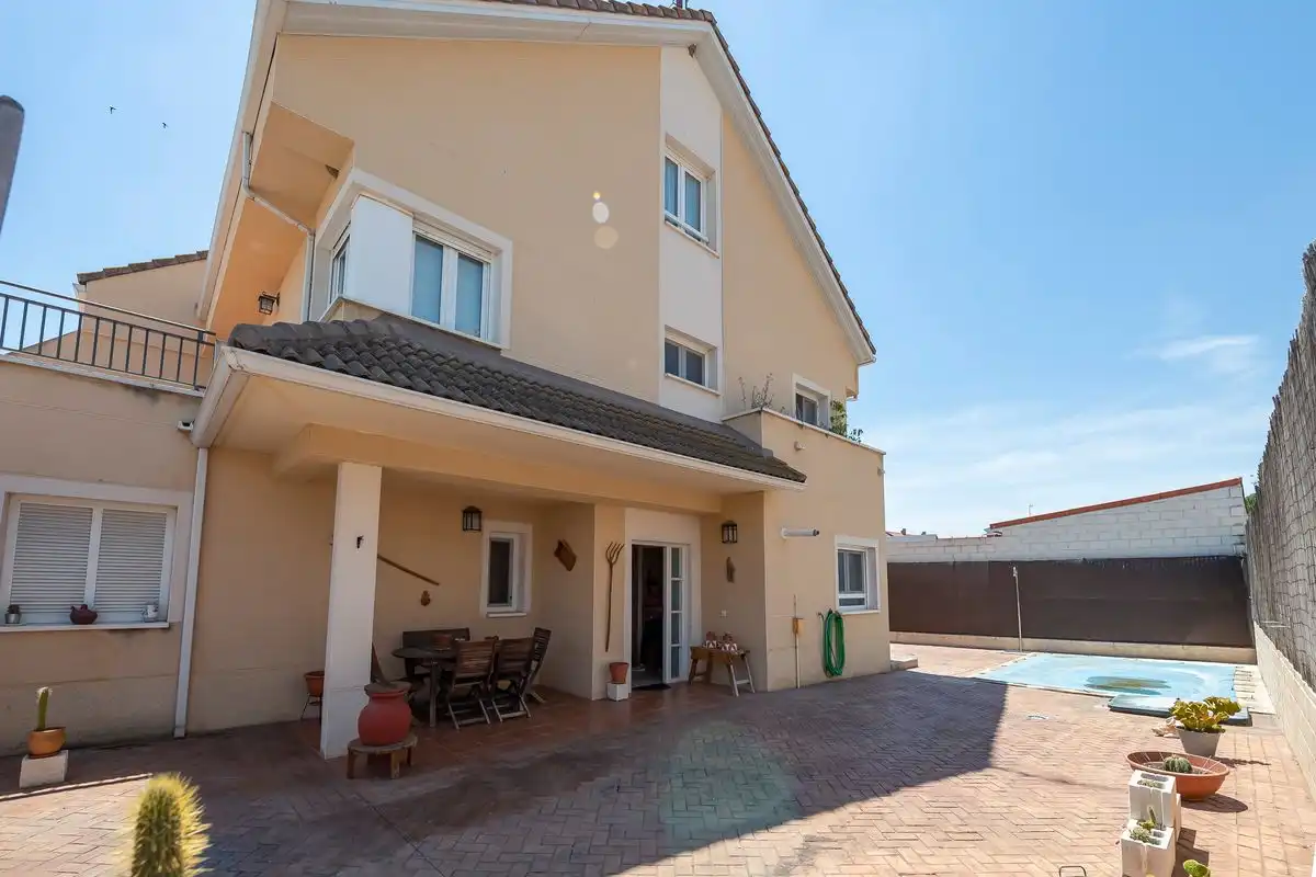 Vista exterior de Casa o chalet en venta en Titulcia con Aire acondicionado, Calefacción y Jardín privado