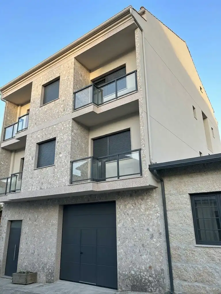 Vista exterior de Edifici en venda en Baños de Molgas, Ourense