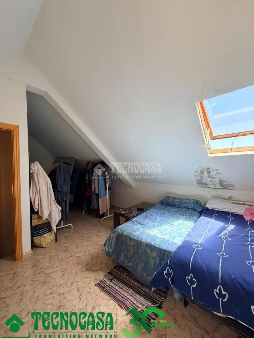 Habitación de Casa adosada en venta en Albarreal de Tajo con Aire acondicionado y Jardín privado