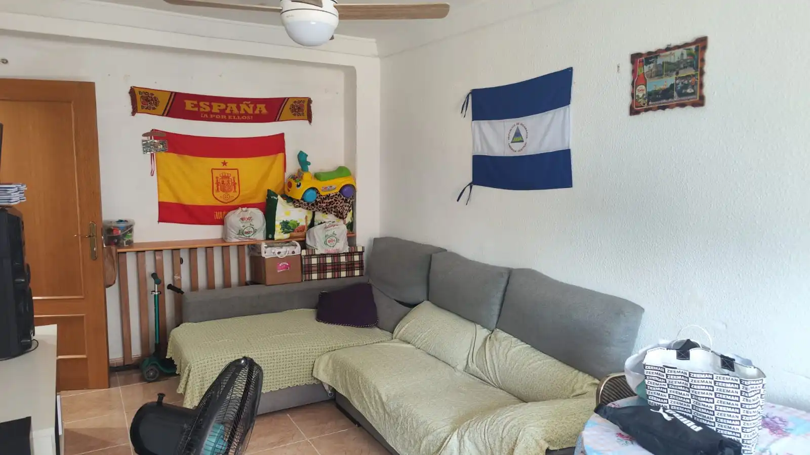 Living room of Flat for sale in Zaragoza  with Furnished
