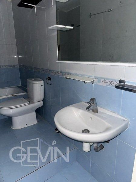 Baño de Piso en venta en Terrassa con Balcón