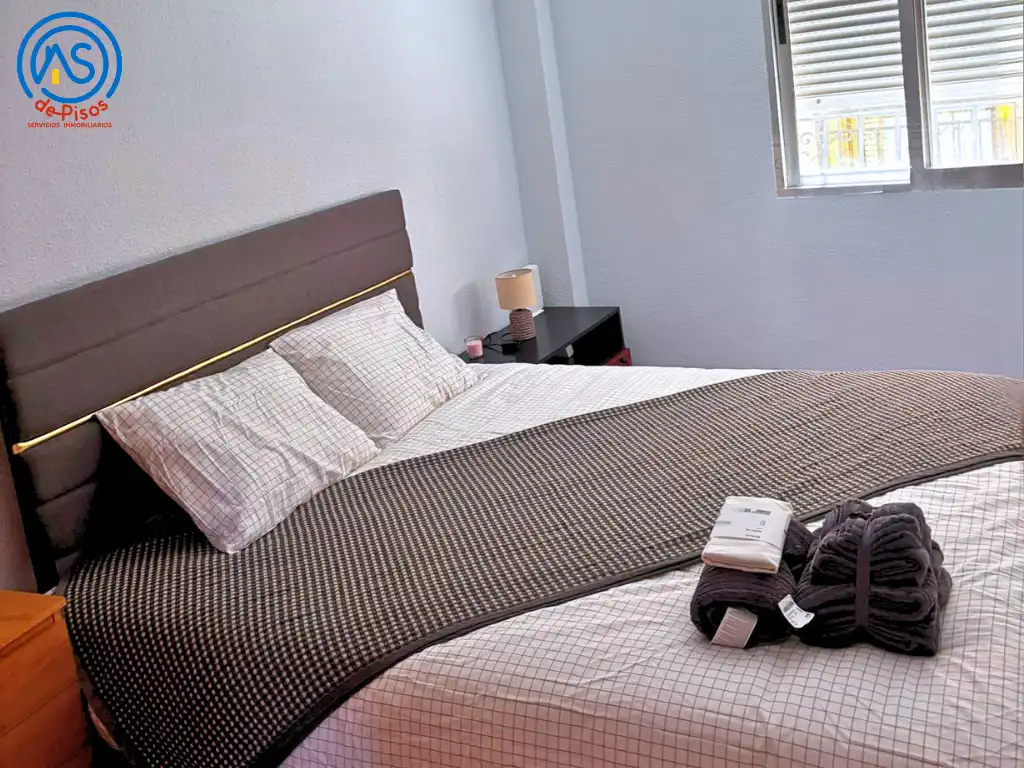 Habitación de Piso de alquiler en Zaragoza con Calefacción, Amueblado y Horno
