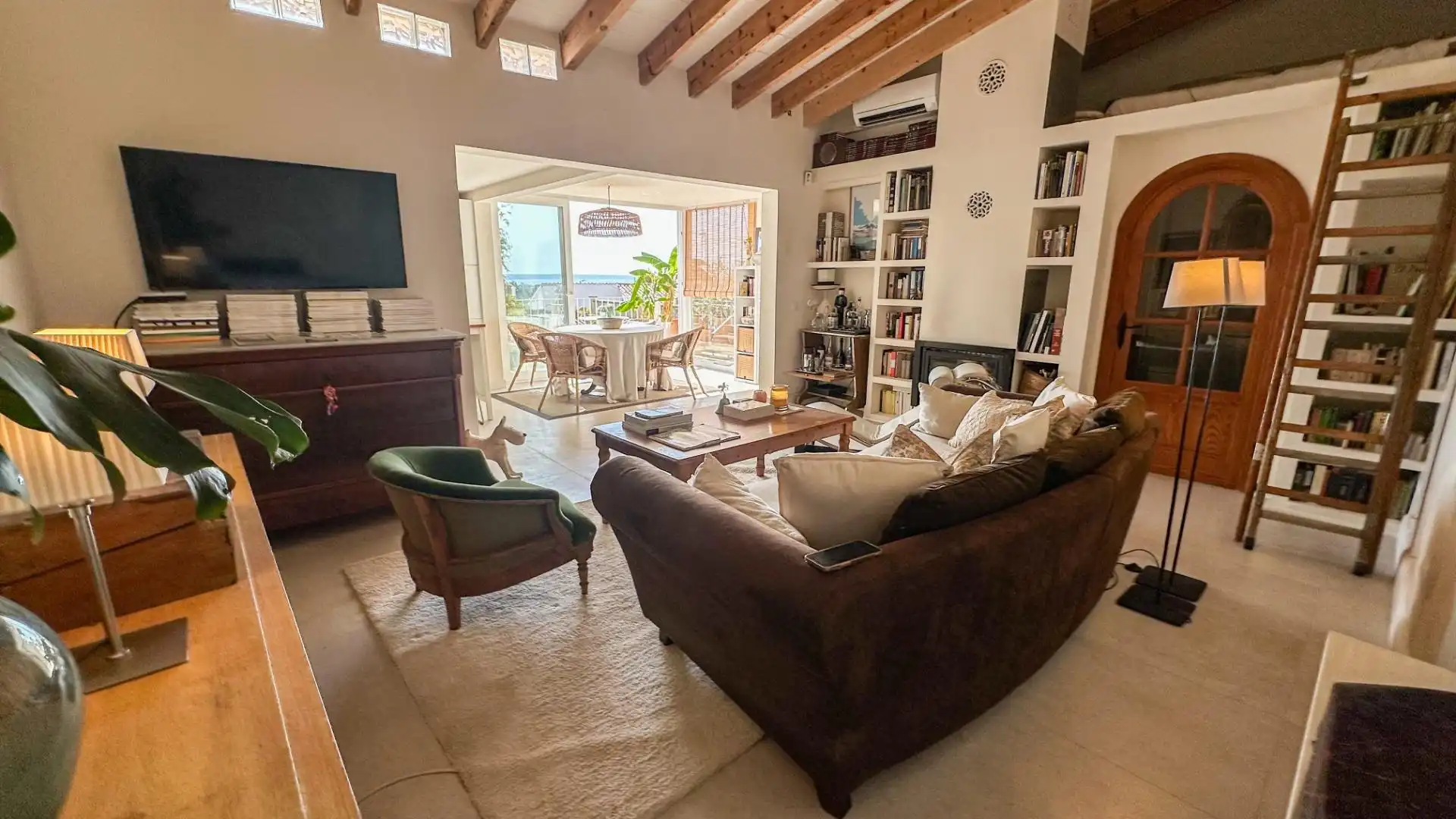 Living room of Country homes for sale in  Palma de Mallorca  with Air Conditioner, Terrace and Storage room