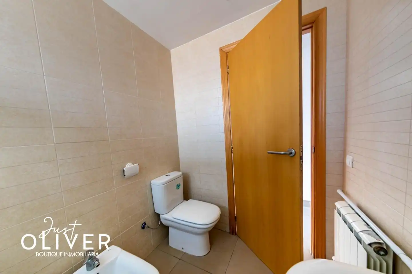 Badezimmer von Dachboden zum Verkauf in Cambrils mit Heizung, Terrasse und Balkon