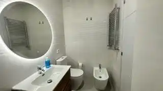 Bany de Apartament de lloguer en Villaviciosa de Odón amb Aire condicionat, Calefacció i Parquet