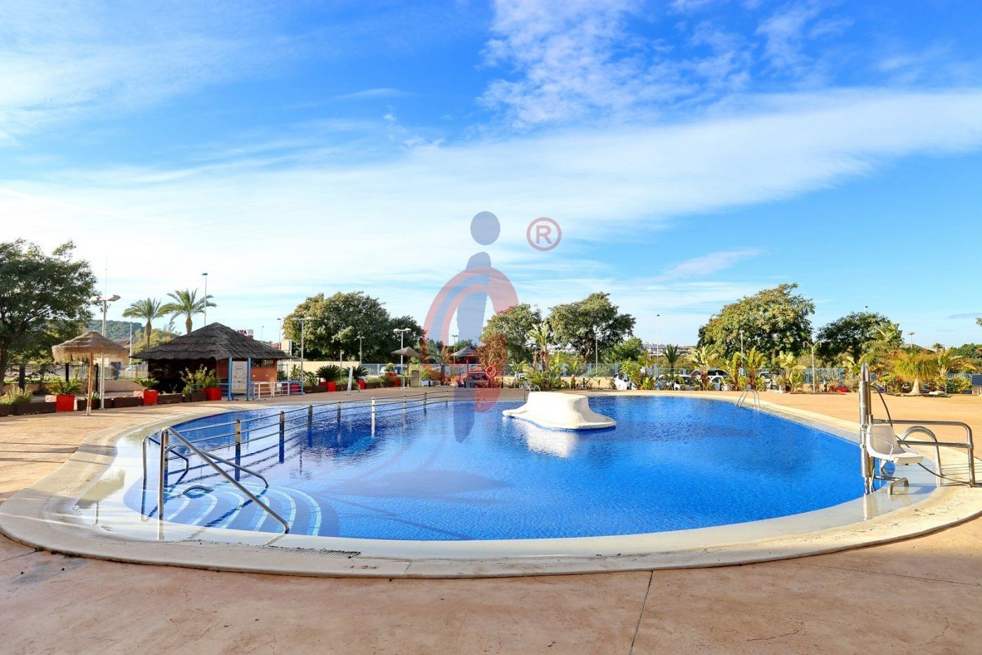 Piscina de Apartament en venda en Guardamar del Segura amb Aire condicionat, Jardí privat i Terrassa