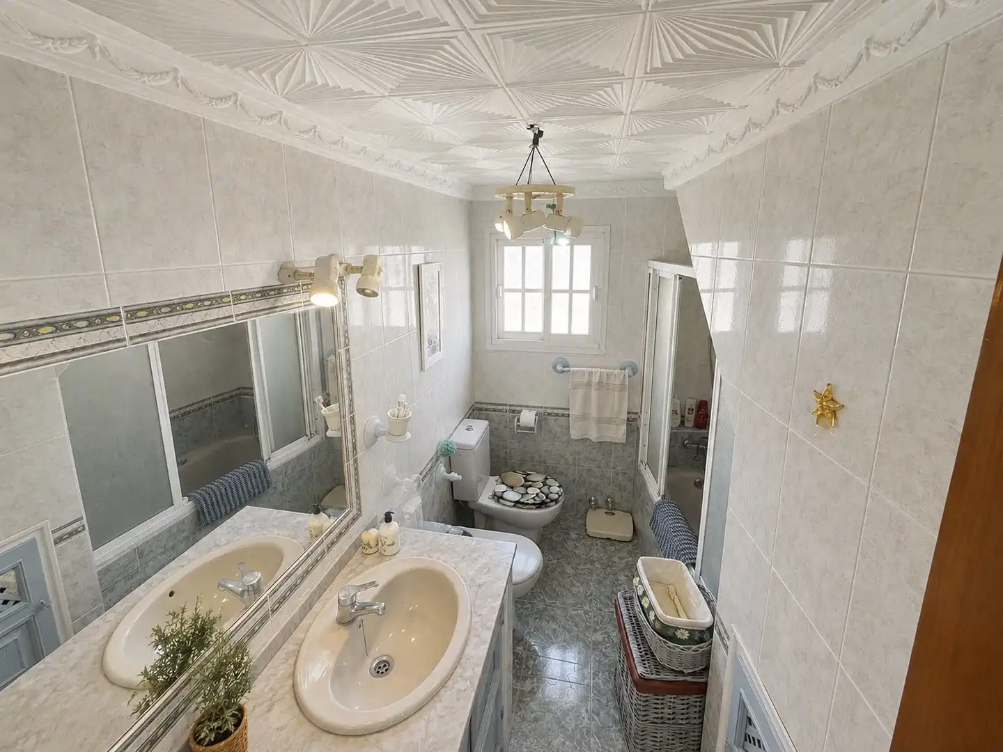 Bathroom of Houses for sale in Sotogrande  with Heating, Terrace and Storage room