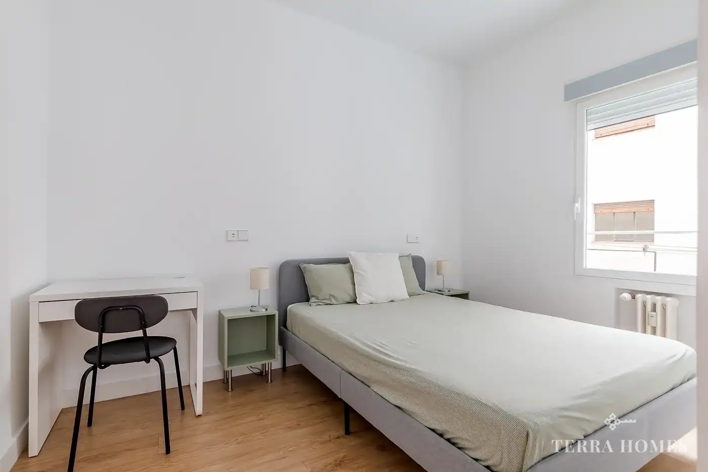 Dormitori de Apartament en venda en Madrid amb Aire condicionat i Moblat