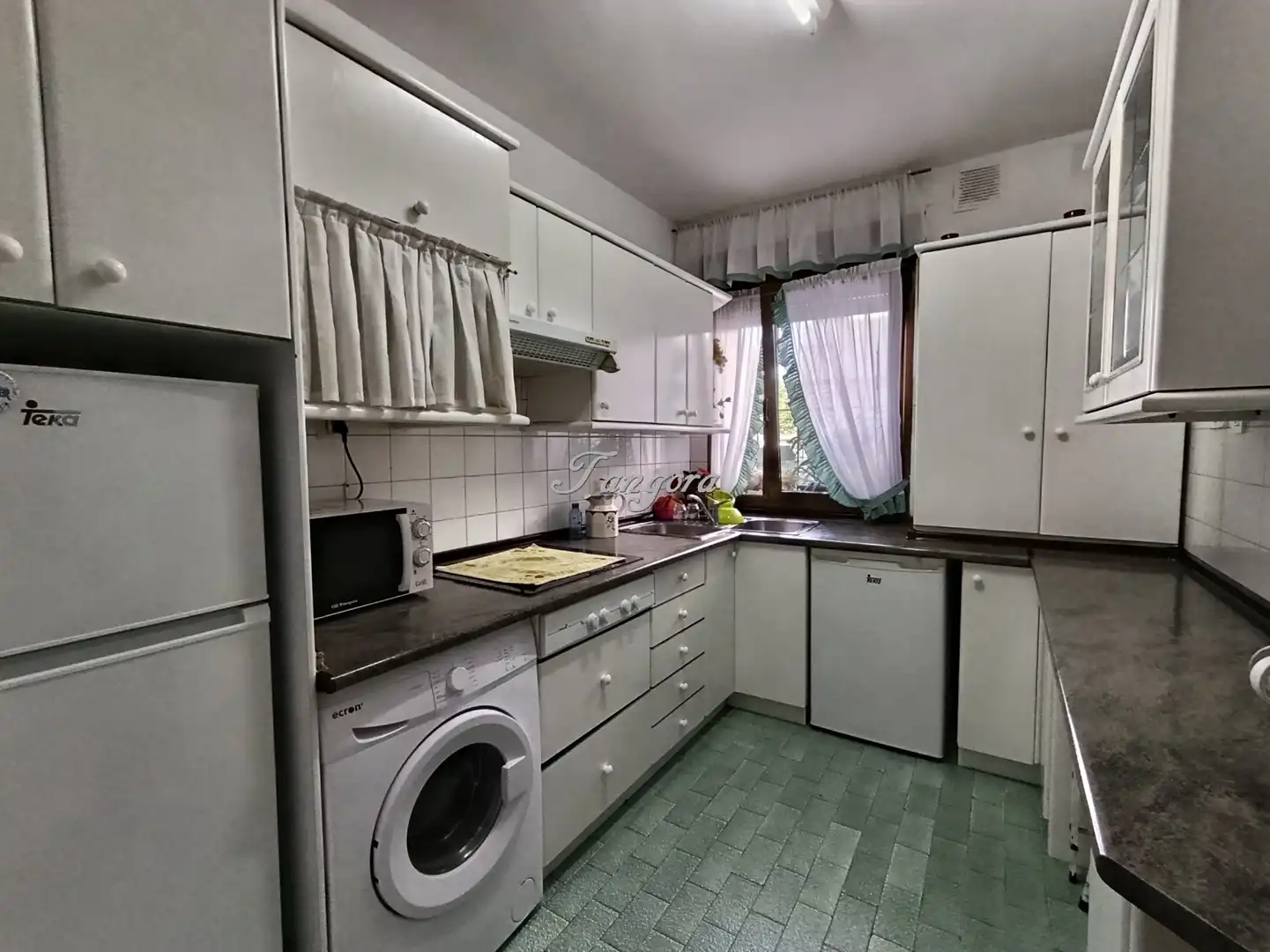 Kitchen of Flat for sale in Getxo   with Heating, Parquet flooring and Oven