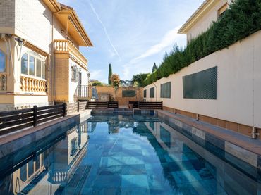 Villa con balcone in vendita a Calle Viñedos 9