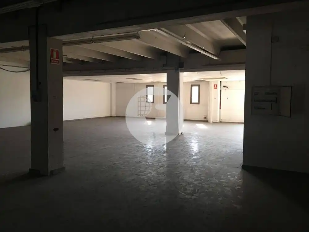 Nave industrial en venta en Barberà del Vallès