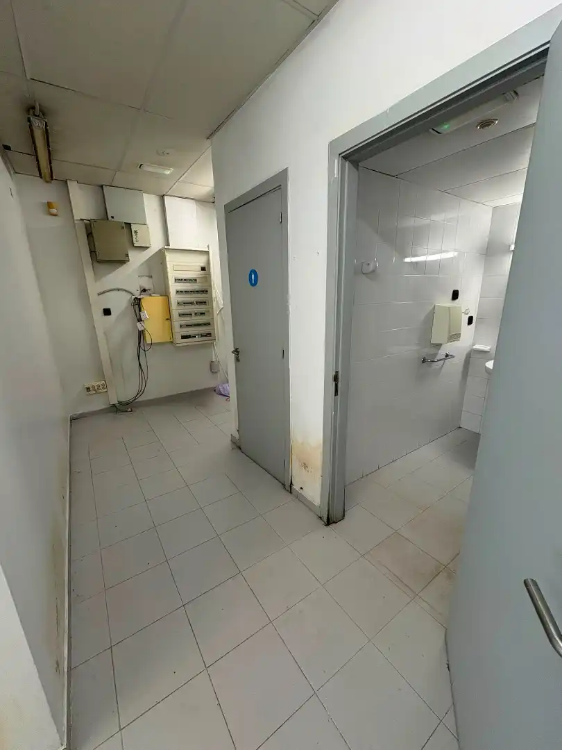 Commercial properties for rent in Girona  with Air Conditioner and Parquet flooring