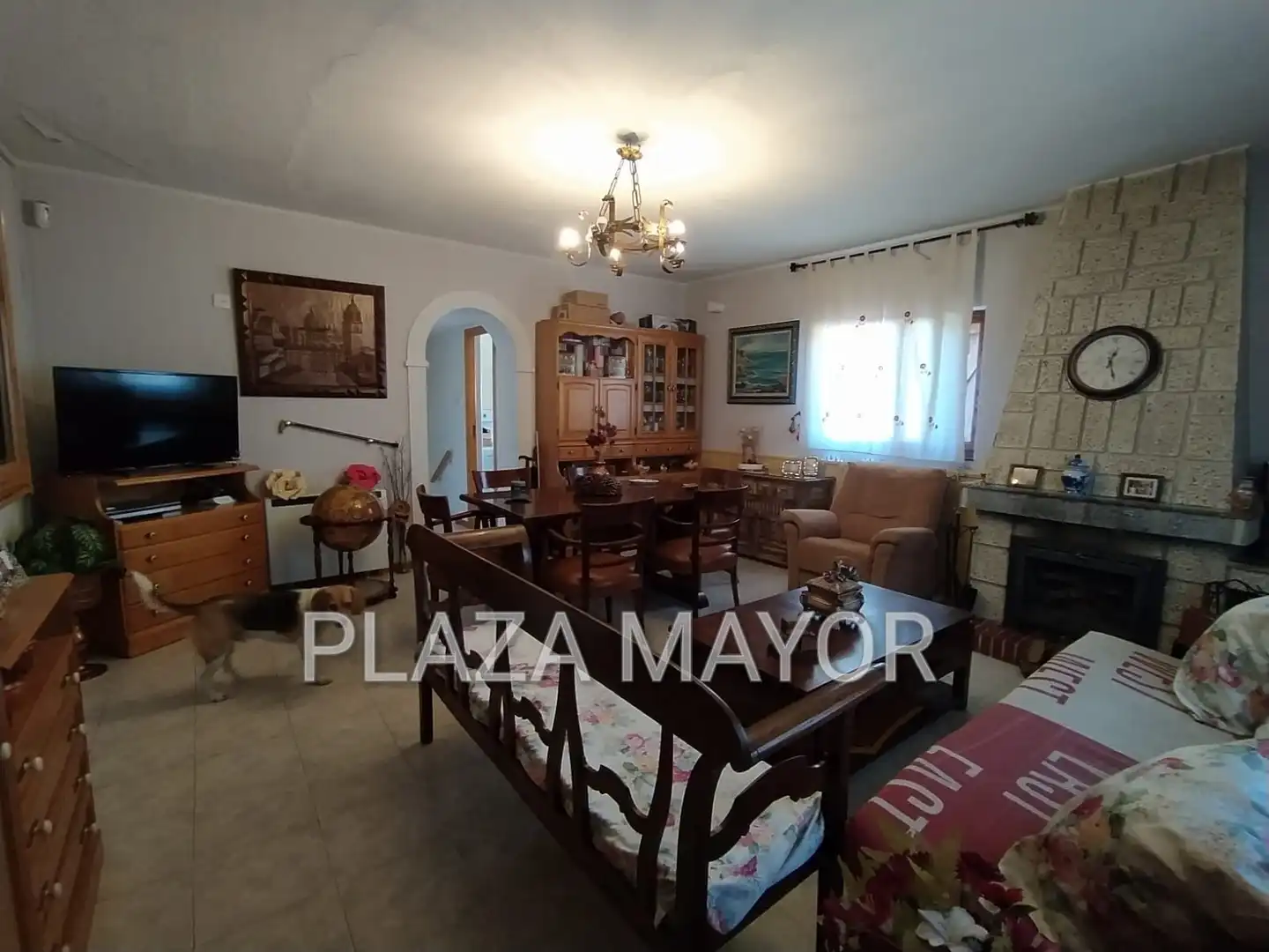 Sala d'estar de Casa o xalet en venda en El Pino de Tormes amb Calefacció, Jardí privat i Piscina