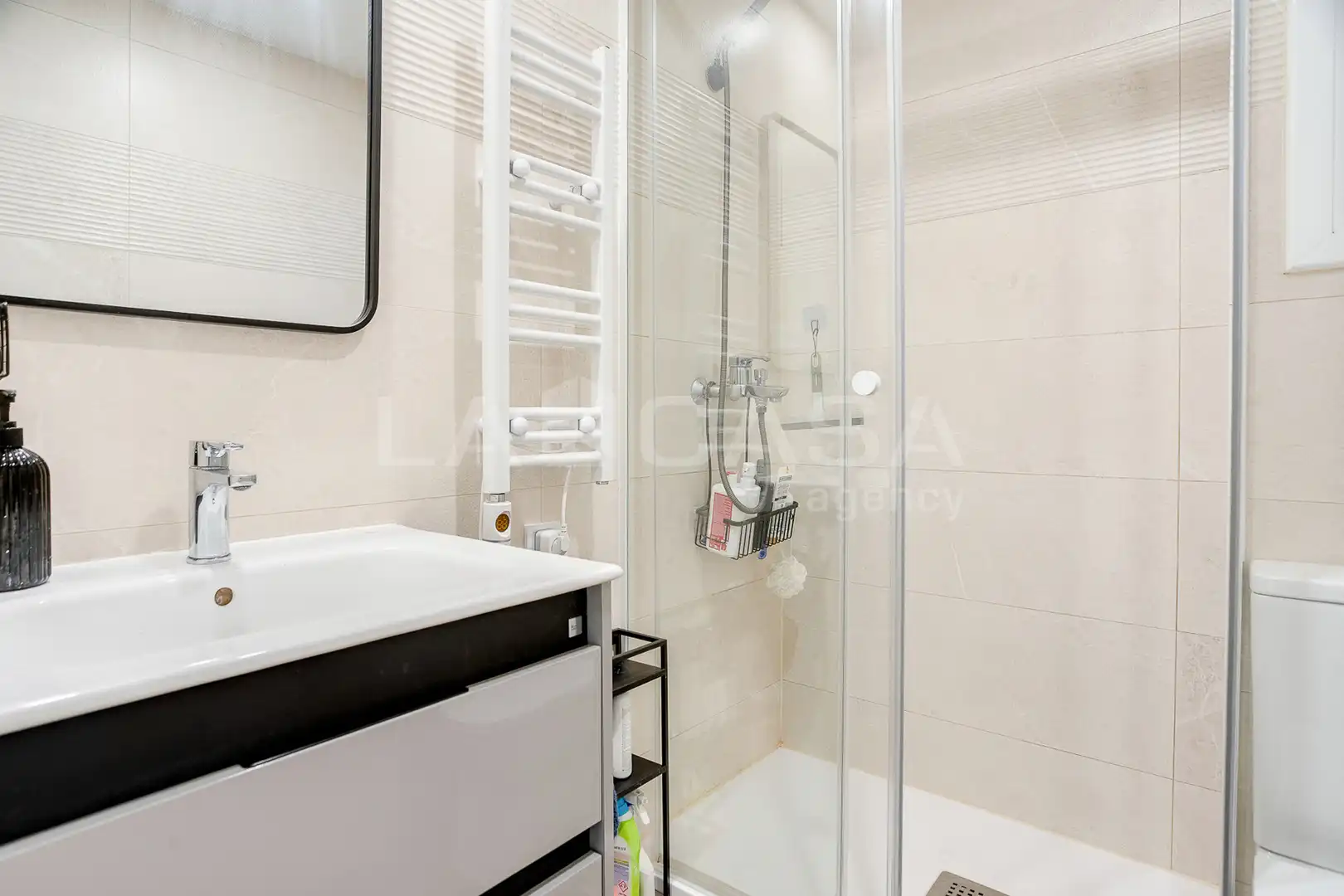 Bathroom of Flat for sale in Sant Adrià de Besòs  with Heating and Balcony