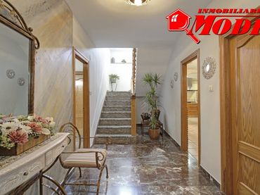 Casa amb balcó en venda a TRAJANO 3