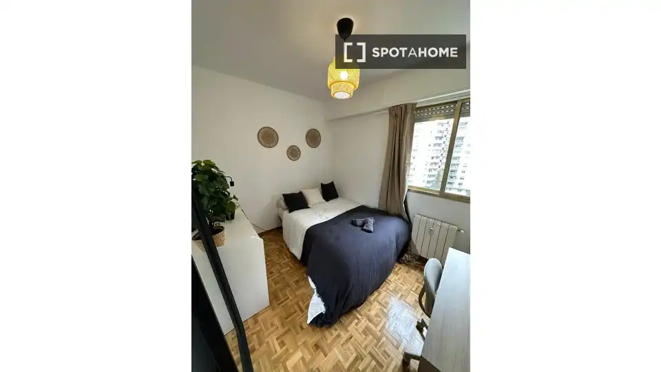 Bedroom of Flat for rent in Madrid  with Air Conditioner, Heating and Furnished