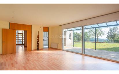 Living room of House or chalet for sale in Matadepera  with Heating, Private garden and Parquet flooring