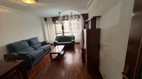 Foto 2 de Piso de alquiler en Virgen del Manzano, Reyes Católicos, Burgos Capital