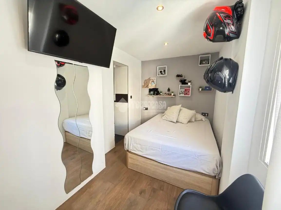 Schlafzimmer von Wohnung zum Verkauf in Huelva mit Klimaanlage und Heizung