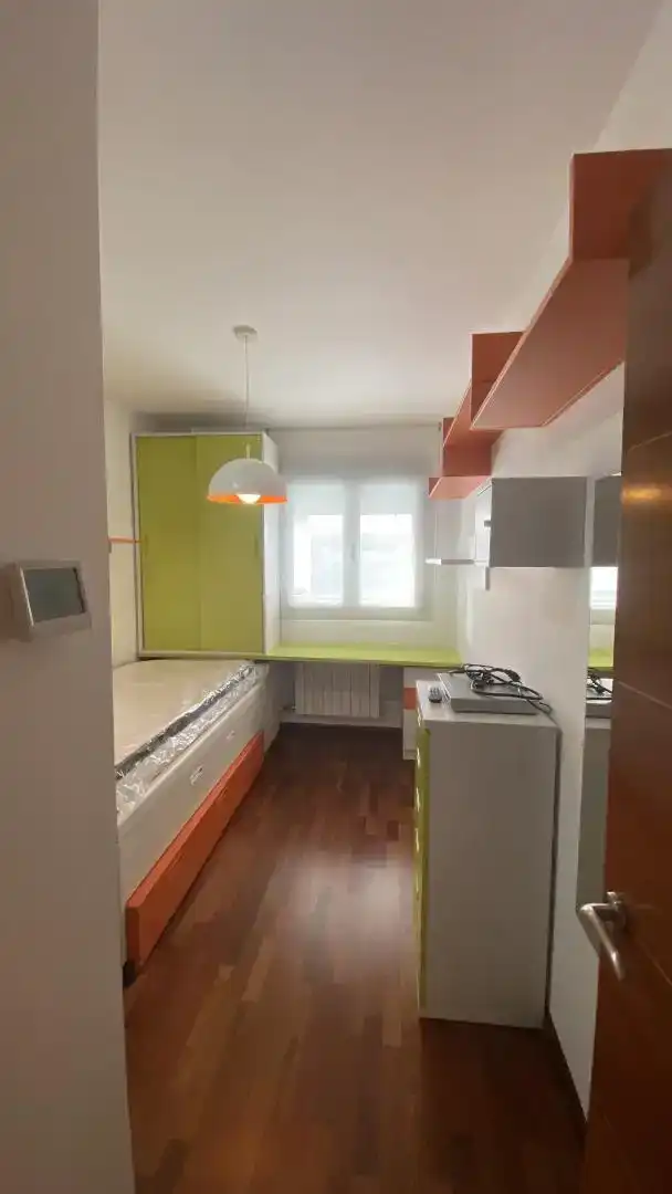 Cocina de Piso en venta en  Granada Capital con Piscina y Balcón
