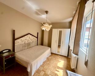Bedroom of Flat to rent in León Capital   with Heating, Private garden and Parquet flooring