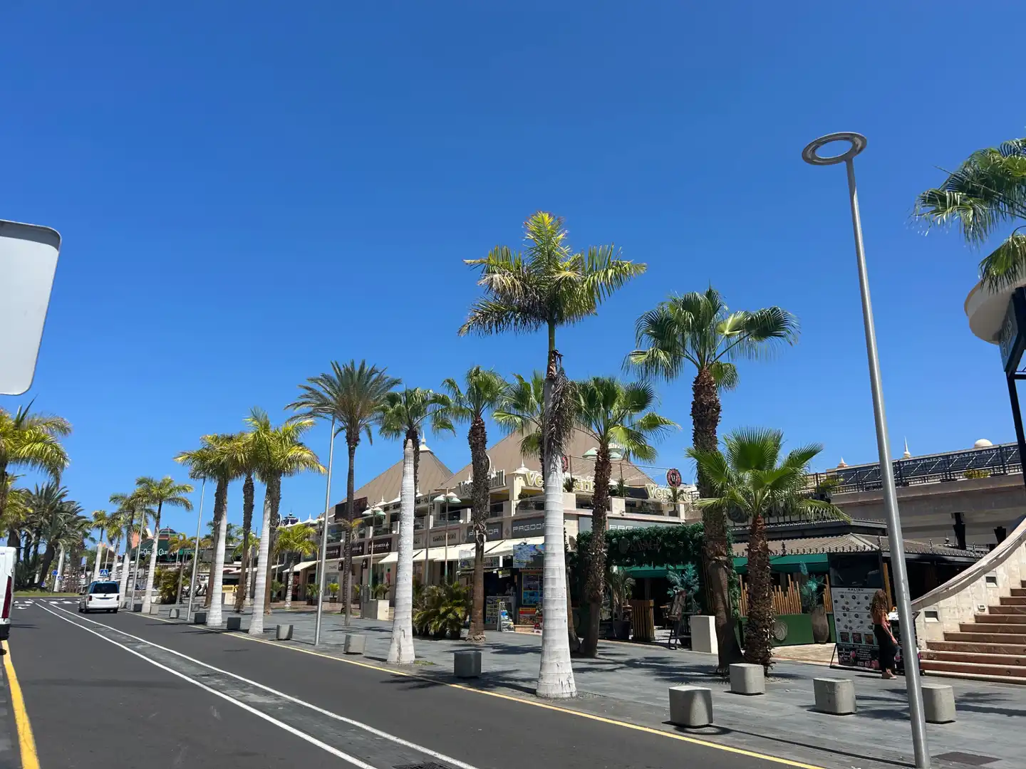 Außenansicht von Dachboden zum Verkauf in Arona mit Terrasse, Möbliert und Ofen