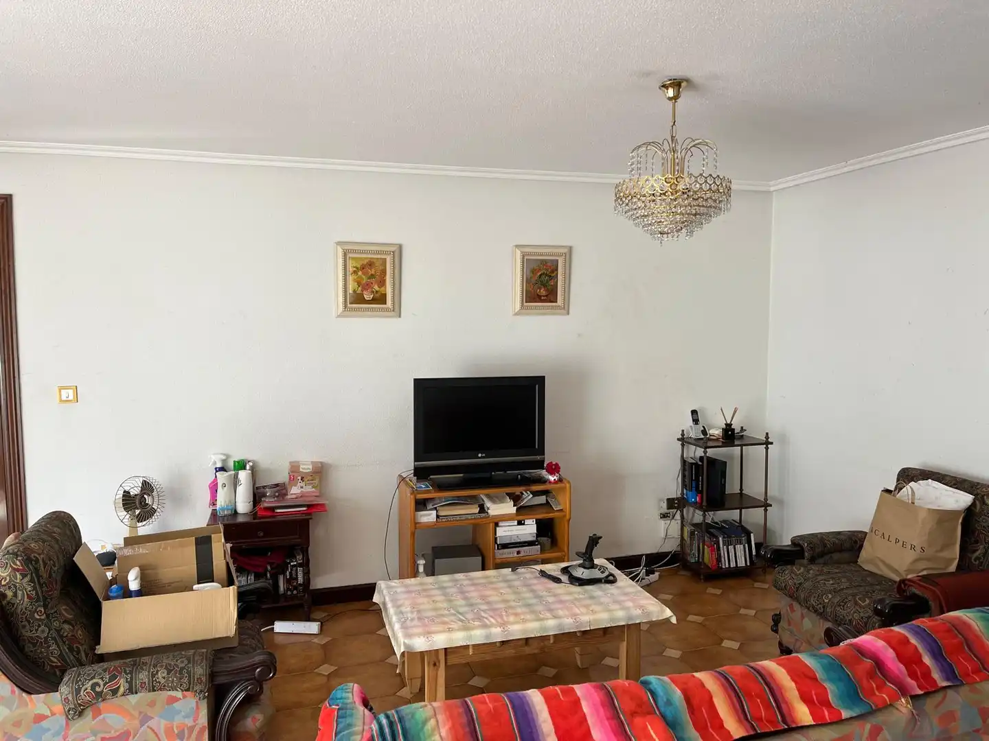 Sala d'estar de Casa o xalet en venda en Vigo  amb Calefacció, Jardí privat i Parquet