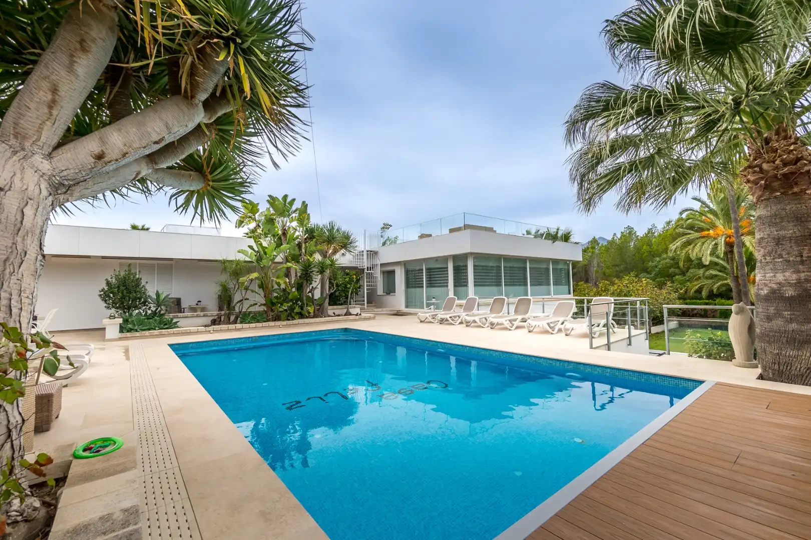 Piscina de Casa o chalet en venta en L'Alfàs del Pi con Terraza y Piscina
