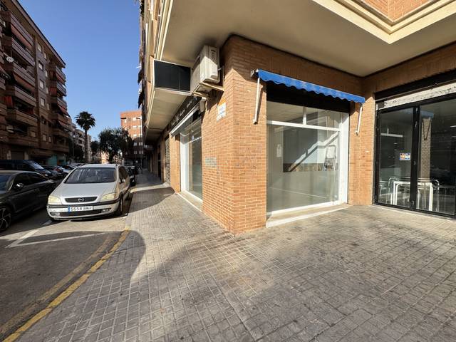Local comercial en Alquiler en Torrent - CL CREU ROJA en Zona Avenida al Vedat