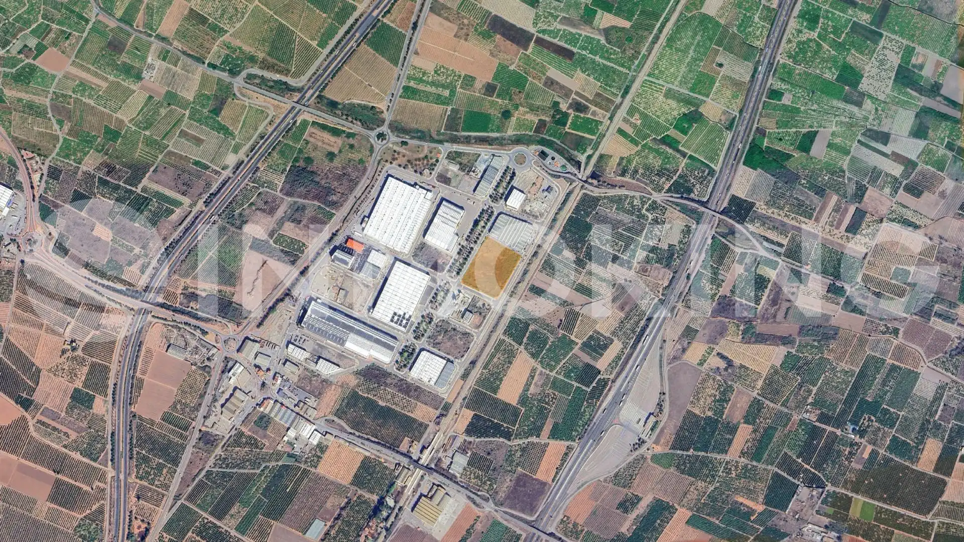 Industrial land for sale in Quartell