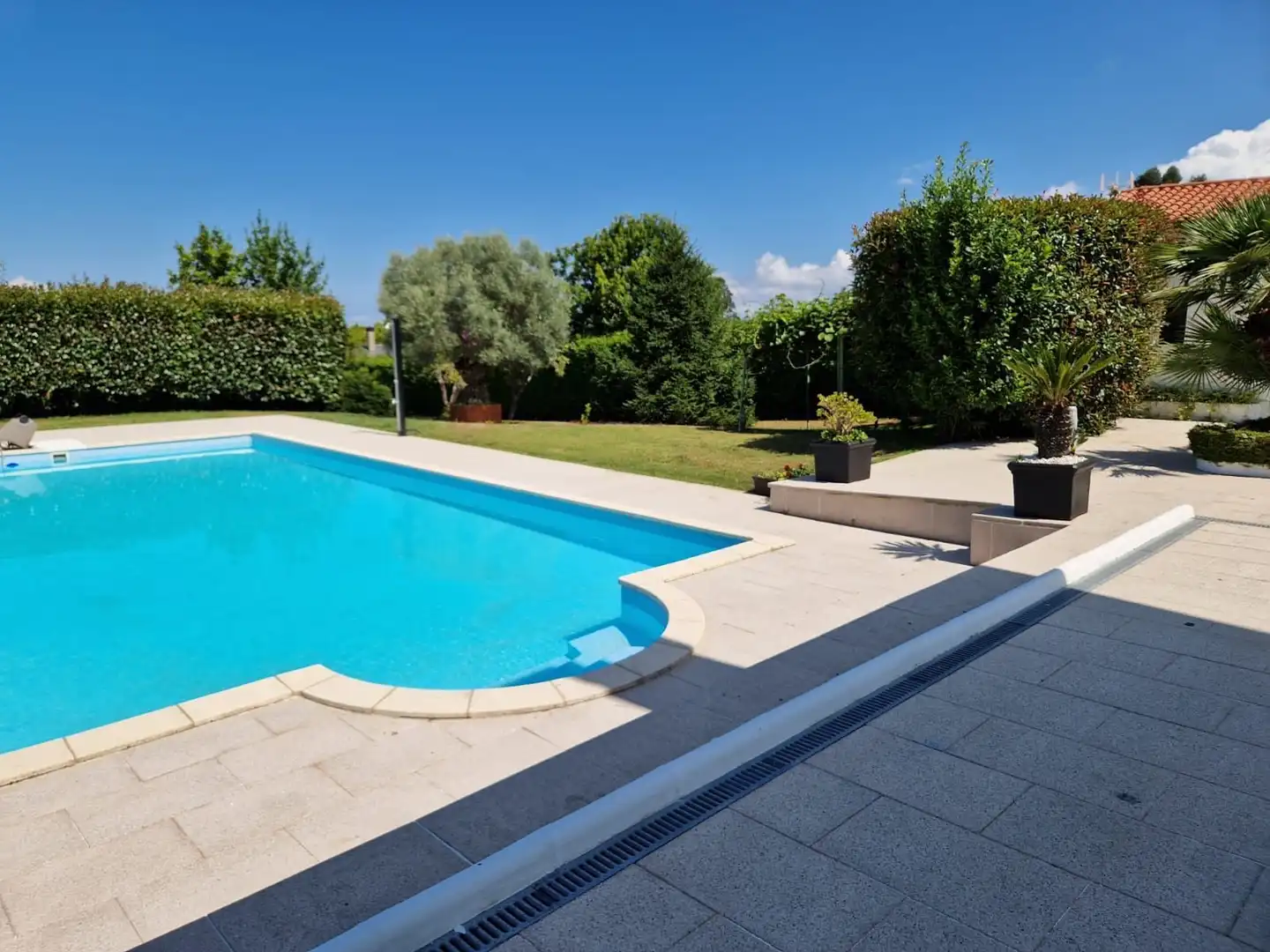 Piscina de Casa o xalet en venda en Oleiros amb Calefacció, Jardí privat i Terrassa