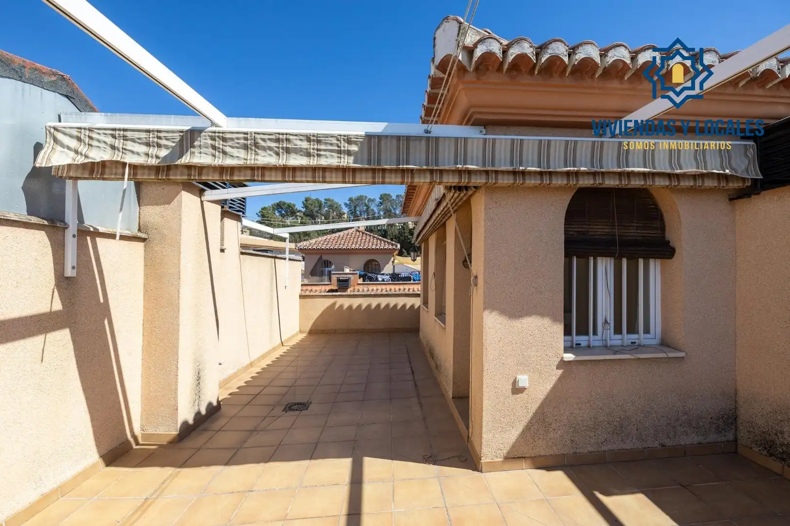 Adossat amb terrassa en venda a Avenida Avenida Murcia 15