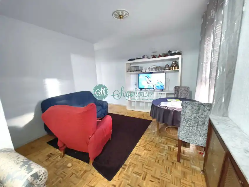Sala de estar de Piso en venta en Segovia con Calefacción, Parquet y Trastero
