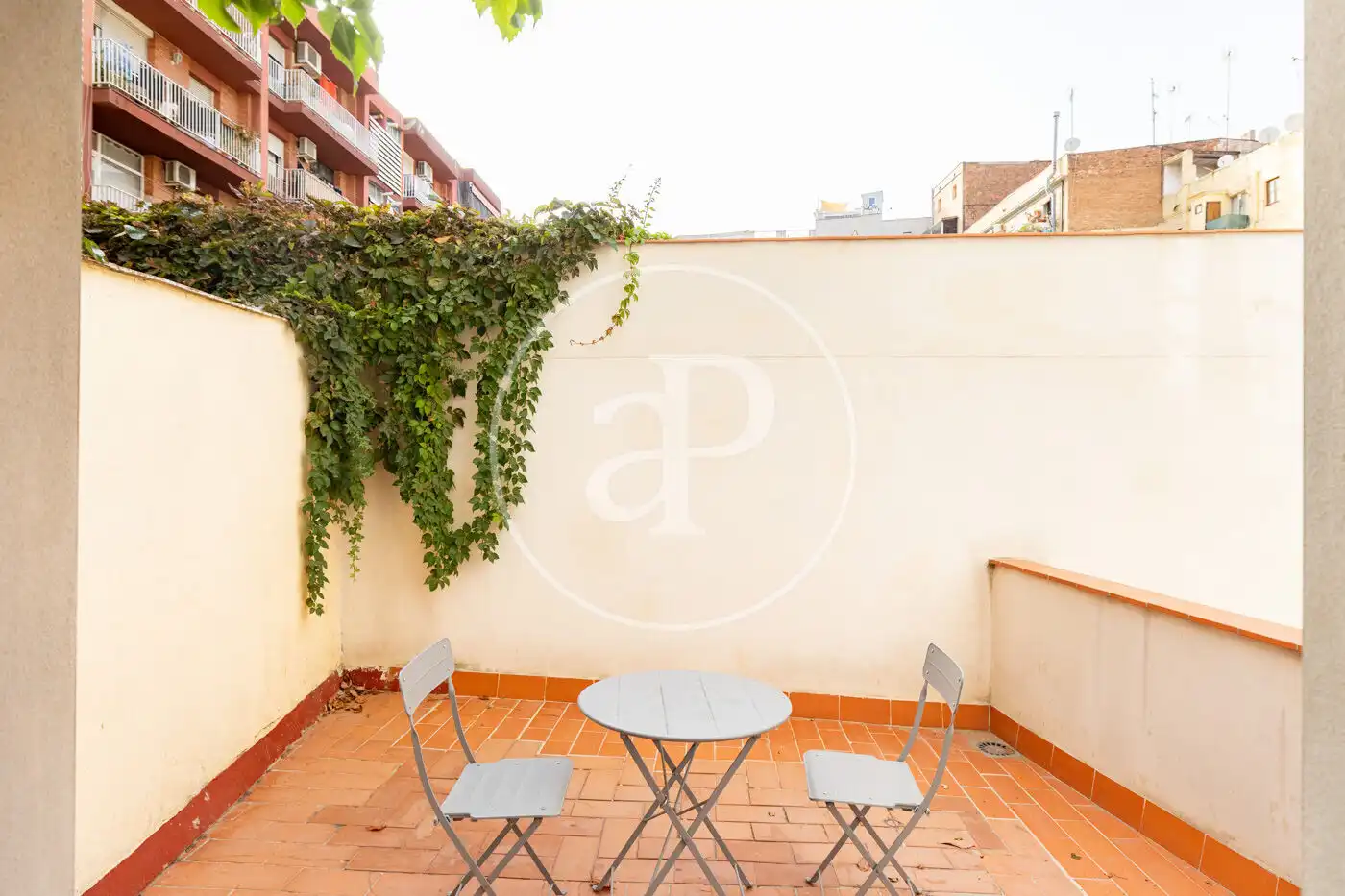 Terrassa de Pis en venda en Barcelona amb Calefacció, Terrassa i Moblat