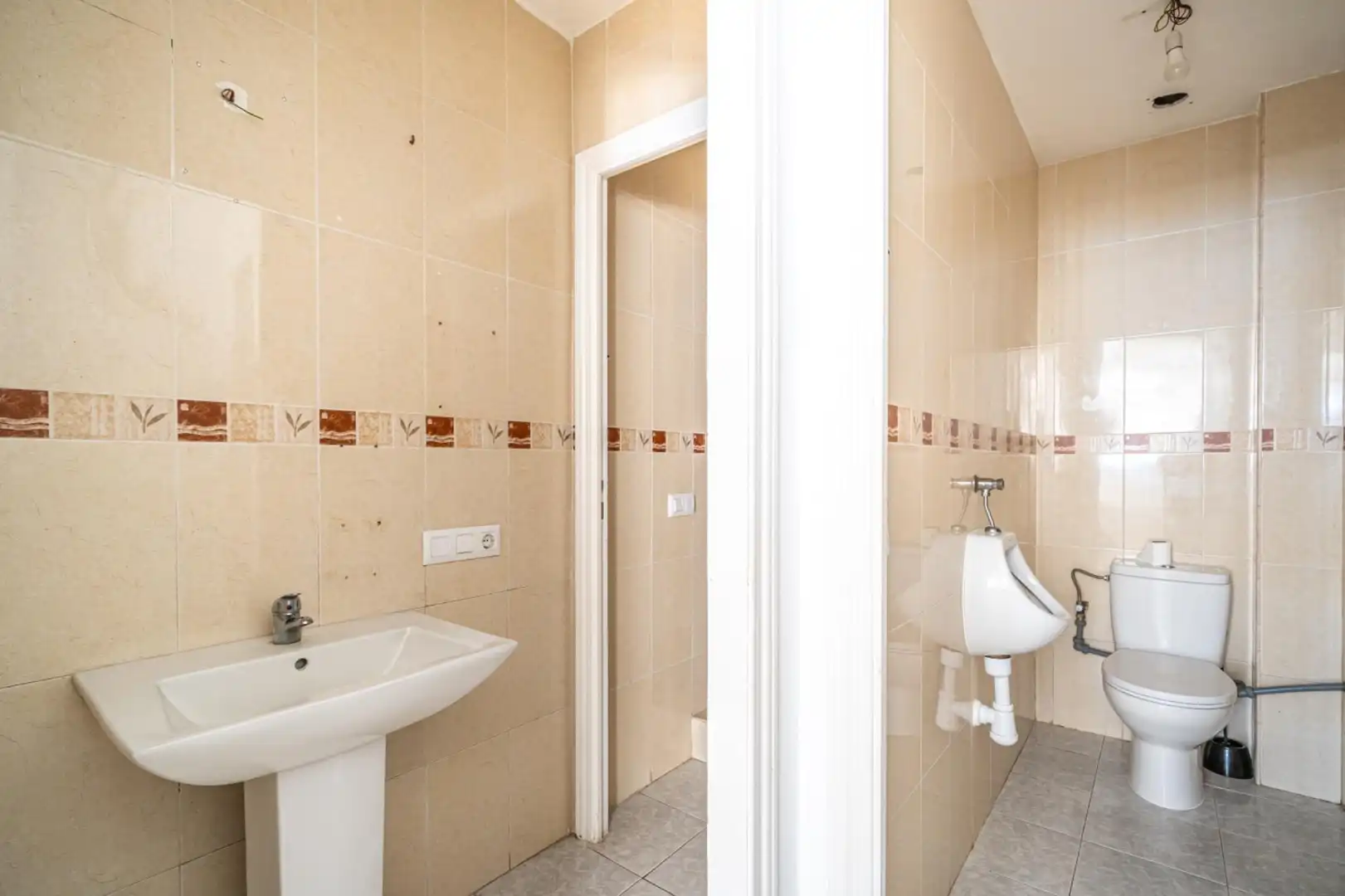 Bathroom of Commercial properties for sale in Llucmajor  with Air Conditioner, Heating and Terrace